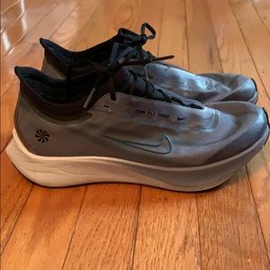 Nike Women’s Zoom Fly 3 Rise